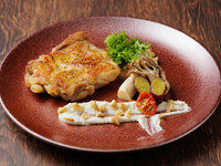 【11/25～12/8】鶏もも肉のソテー　ナッツ入りゴルゴンゾーラソース仕立て