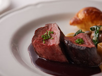 <Toast included> [For groups of 5 or more, click here! Chef's choice course includes 2 seasonal appetizers, 2 main dishes such as our popular baked pie or meat, dessert, and coffee!]