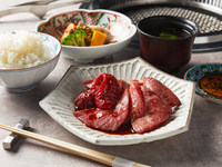 [Speciality  Yakiniku Lunch] 3 Specially Selected Parts of Aged Yonezawa Beef + Sparkling  Wine