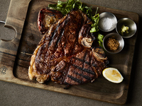 スペシャル豪華プラン!!2時間飲み放題付き!! メインにはジューシーなTボーンステーキを楽しめる大皿プラン