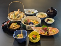 【加賀膳 大聖寺】サマーキャンペン＋【１ドリンク付き！】８月限定（平日のみ）大志満名物”治部椀”や旬の焼物など 贅沢ランチ全7品