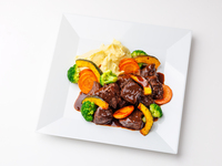 【PP-41】国産牛ホホ肉の赤ワイン煮込み　マッシュポテト添え