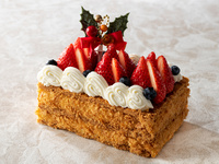 【店頭受け取り／オンライン事前決済】スカイベリーのクリスマスミルフィーユ ｜ ￥8,800