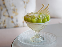 Shine Muscat Parfait (with coffee or tea) [90-min seating]