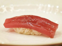 Omakase course (¥18,700)