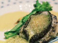 活きあわび懐石　和牛ロースステーキ60g