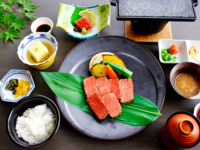 【9月限定ランチ・ディナー】＼神石牛フィレ肉の石焼プレート御膳／小鉢・赤出汁付