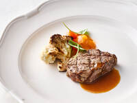 （土日祝日）オーヴェストランチ＜全4品：前菜・パスタ・サーロイン・デザート＞　5,600円　