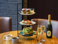 【3段スタンドのフィンガーフード】前菜やサラダなどの軽食＋スパークリング60分飲み放題