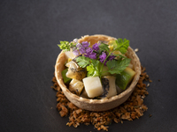 【北海道フェア 六季菜ディナーコース】ふかひれ（胸鰭）の上海風煮込みなど全７品＋1ドリンク