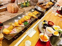 Bite-sized tempura skewers and Kyoto obanzai (traditional Kyoto home-style dishes)