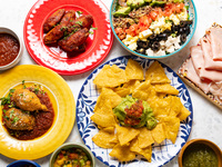 【CASUAL COURSE】お薦め前菜5品＋サラダ＋ケサディーヤ＋タコス＋デザートなど定番人気 カジュアルコース 全8品