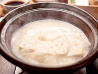 光澤白米與熱湯豆腐