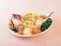 Sea bream sashimi (Chinese-style) (market price) from ¥10,000