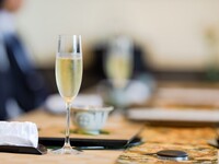 お祝い懐石 結 （乾杯酒＆ケーキ＆記念品付き）＜半個室＞