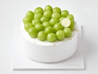 Shine Muscat Chiffon Cake