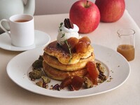 Starting 9/3 — Autumn Limited: Drink Set / Caramel Apple Brûlé Pancakes with Apple Tea Sauce