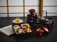 ホテルでおせち（お雑煮付）