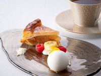 Apple Pie and Beverage Combo