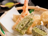 Lunch Japanese Kaiseki "Aoi"