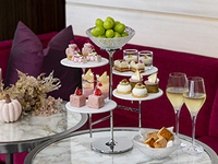 ［13:30 / 14:00］Deluxe Autumn Afternoon tea with Conrad Bear