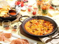 【土日祝限定ランチ飲み放題プラン】2種から選べるパエリアやスペイン定番おつまみアヒージョなど全5皿60分飲み放題付き