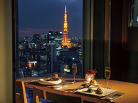 【Tower side seat（Window seat）】Skyscraper dinner course（Whole cake & half-bottle of champagne included）