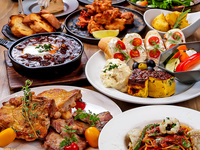 【女子会向け】Wメインステーキ＆牡蠣のパスタなどがメイン◎樽生5種付4,500円（飲放込）