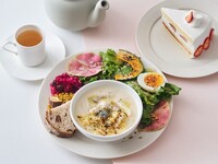 【デザート＆ドリンク付きのスペシャルブランチ】パンチェッタときのこのチーズクリームスープ＆有機オニオンドレッシングのサラダ