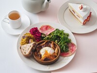 [Special brunch with dessert and drink] Beef stew gratin with soft-boiled egg