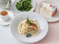 Special Brunch with Dessert & Drink — Grilled Salmon & Spinach Yuzu Cream Pasta
