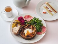 【デザート＆ドリンク付きのスペシャルブランチ】温泉たまごのビーフシチューグラタン