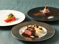 Dining Seating — [12/20–25 | Christmas Menu 2025] Full-course meal featuring roasted lobster, branded wagyu, and more