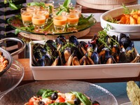 [Unlimited time lunch buffet on weekends and holidays + 90 minutes of free flow] Includes a choice of main course, a wide selection of desserts, and free drinks including Kobe tea