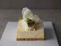 2層の半生チーズケーキ ゆず 6名様分【 ¥4,900円(税別) 】