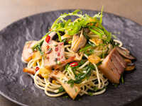 【Web予約限定】K.県産キノコとスーチカーのペペロンチーニ（スープ/サラダorパン/コーヒーor紅茶付き）