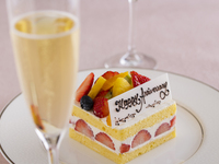【12月】～乾杯ドリンク＆特製ケーキ付き～アニバーサリープランディナーブッフェ　8,000円