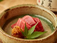 Mulai 1 November — Makan malam hanya pada hari kerja. Hanya hidangan; minuman terpisah. Kaiseki Kyoto 11 hidangan musiman — Shiki (四季)