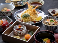 Lunch Japanese Kaiseki "Ogi"