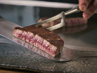 12/20-12/25【六華紫－Rikka Murasaki－】活黒鮑や料理長麻生お薦めの経産黒毛和牛フィレ、クリスマスデザートなど全8品コース