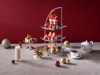 Afternoon Tea of Strawberry and Ruby Chocolate — Christmas Edition (includes Christmas cocktail) + 25 varieties of café drinks | ¥9,000