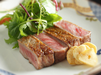 黒毛和牛シーサイドコース(サーロイン) / 和食テーブル