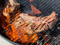 【肉の日特別価格！】骨付き豚スペアリブ