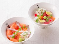 選べる２色の海鮮丼セット　厳選サーモン丼＆江戸前きまぐれ丼