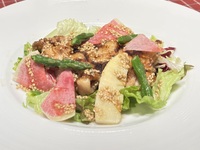 お肉ランチセット〈チキンのソテーサラダ仕立て〜白胡麻の和風ソース〜〉ドリンク付き）