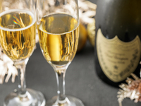 【2025Xmas】Premium Dinner＜聖夜＞プレミアムシャンパン付きキャビアと寒ブリとのどぐろの前菜+フォアグラとフレッシュトリュフ+活鮑のグリル+活伊勢海老のグリルの雲丹ソース+厳選松阪牛フィレ+赤い薔薇100本