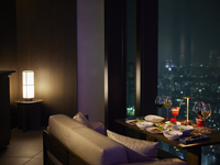 僅限12/20–12/25・保證窗邊沙發席位：聖誕配酒套餐