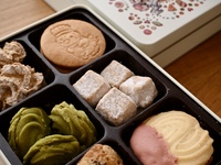 8周年記念クッキー缶