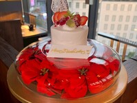 [纪念日·6秒炙烤] 黑毛和牛6秒炙烤与出汁涮小锅纪念日晚餐套餐 — 含整只蛋糕方案（平日 ¥5,900 / 周末及节假日 ¥6,300）