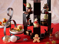 Weekday Christmas Afternoon with Complimentary Sparkling Wine Toast — Happy Wedding